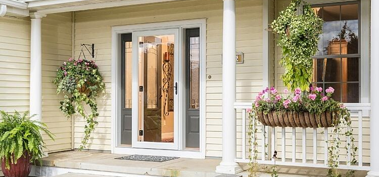 screen door installation in Seven Oaks